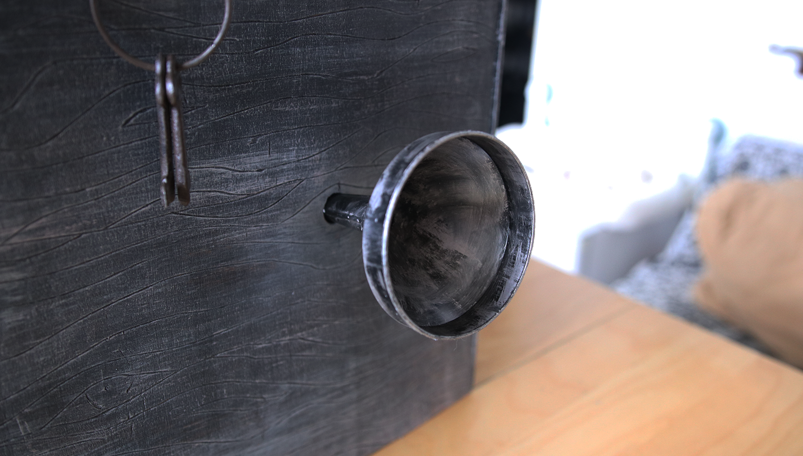 Separated Senses Listening Device